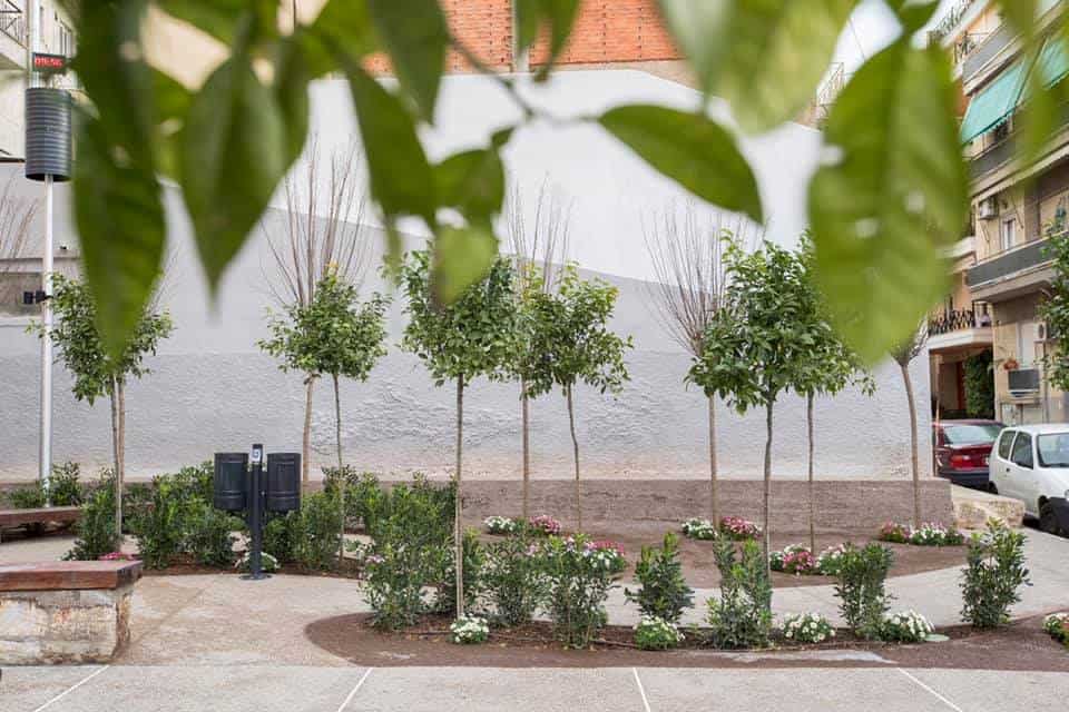 The system includes a digital panel with information on temperature, humidity and other environmental parameters. Kolonos’ pocket park was developed with the support of Heracles Group, a leading cement producer in Greece.