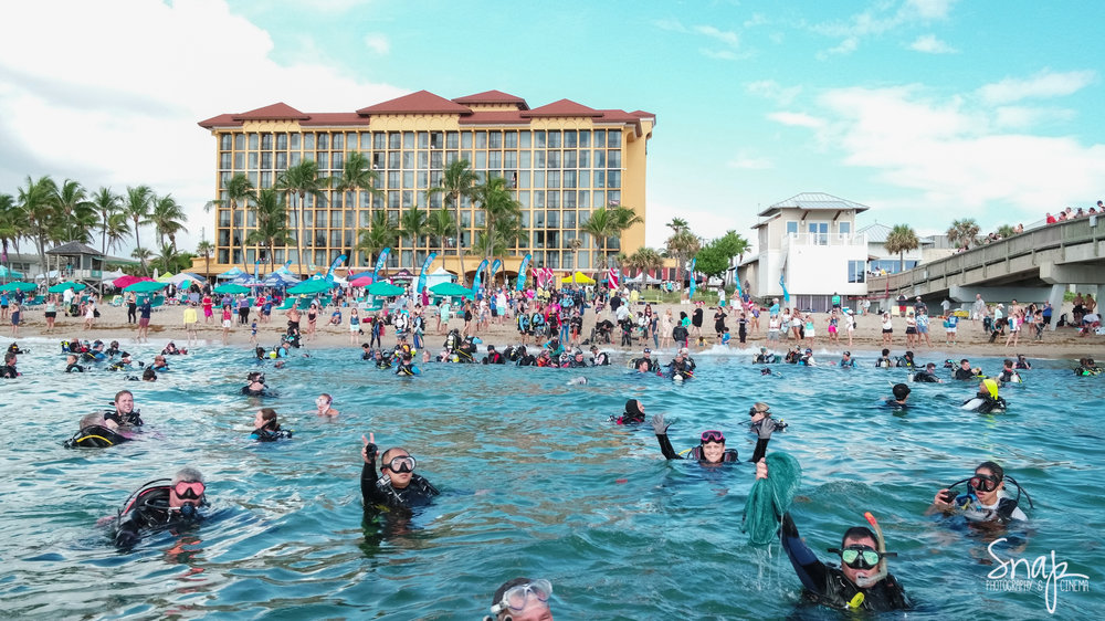 Around 80 snorkelers and 150 beach volunteers also participated, all united with a single goal of helping the environment.