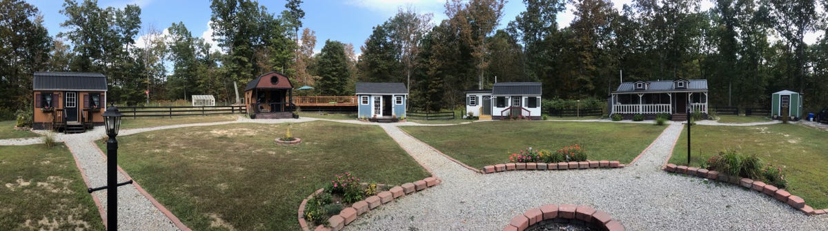 4 family members share 6 tiny houses in total—the parents’ house, two separate houses for teens Lennox and Brodey, a double bathroom house, a pool house, and a guest house.
