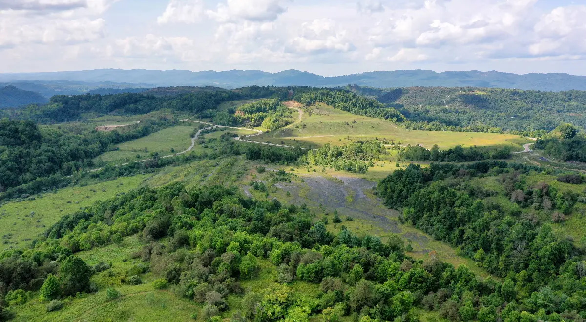 In 2019, the Nature Conservancy acquired 253,000 acres of forest in the central Appalachian Mountains that it calls the Cumberland Forest Project. The Cumberland Forest includes several abandoned mine sites scattered throughout Virginia coal country. Those mines have large areas that are flat and exposed to sunlight — a rarity in the mountains and the by-product of strip mining that literally takes the tops off of mountains to get at the coal below Image credit: The Nature Conservancy.