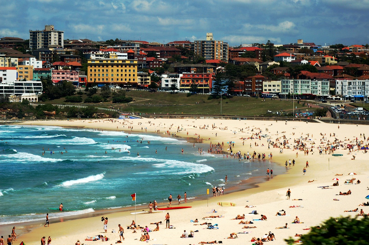 Sydney enjoys generous, lengthy summers, with mild winters and sunny days. Perfect beach weather.