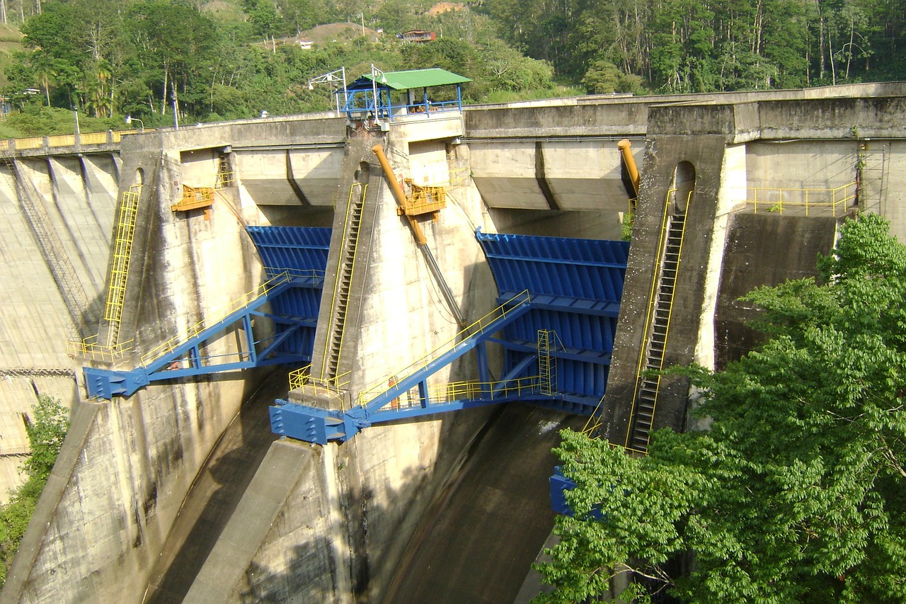 In addition, Costa Rica has seven wind turbine plants, six other hydroelectric plants and a solar plant. Over the past 4 years, Costa Rica has generated all but 1% of its electricity from renewable sources using its rivers, volcanoes, wind and solar power.